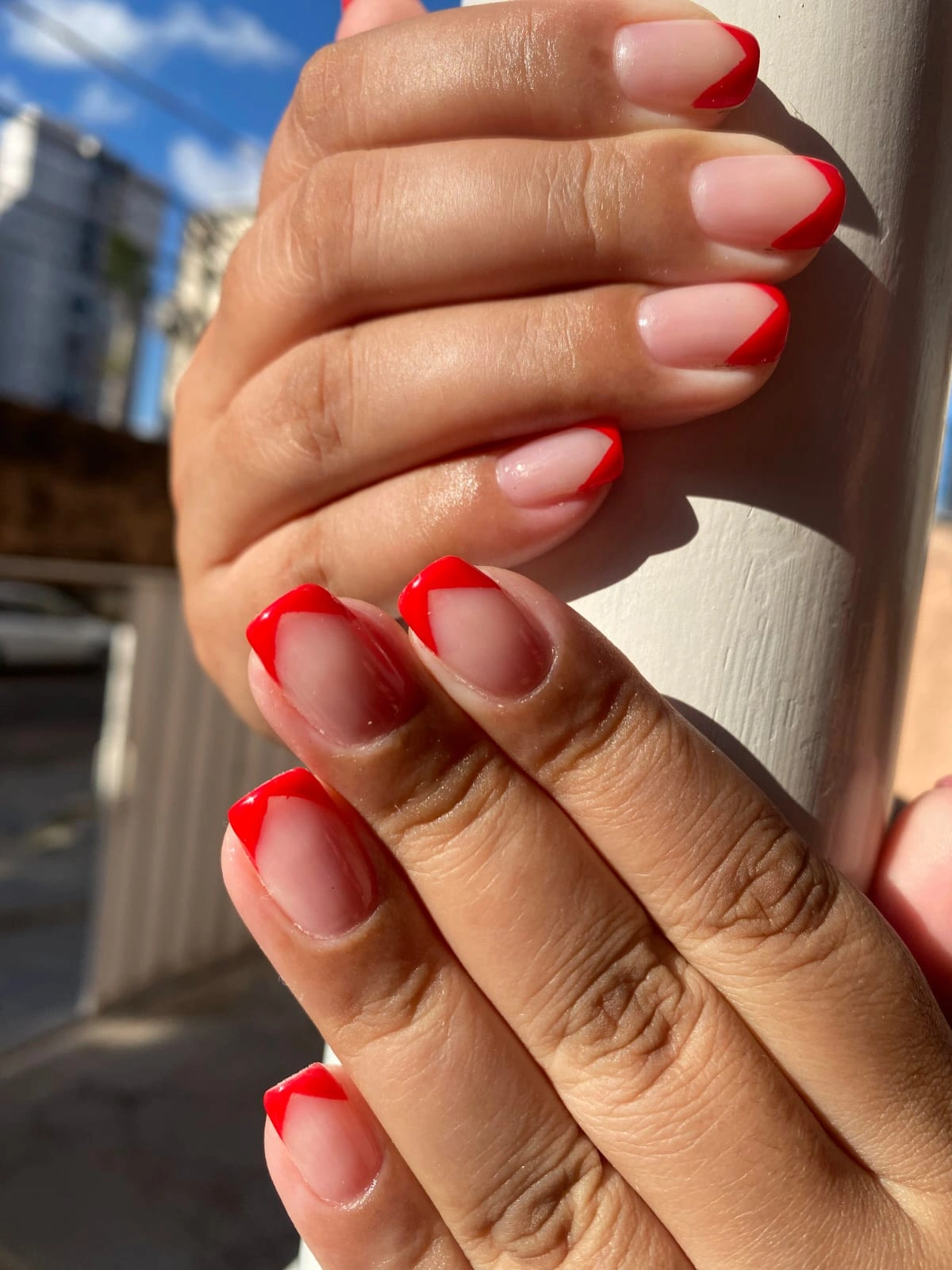 Esmaltação nude francesinha vermelha